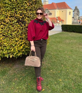 Důležité hlášení 📣 👀 Dnes nás čeká live vysílání 🥳 Uvidíme se v 17:00 na našem Facebooku! 😍 Budeme rády, když to nasdílíte...