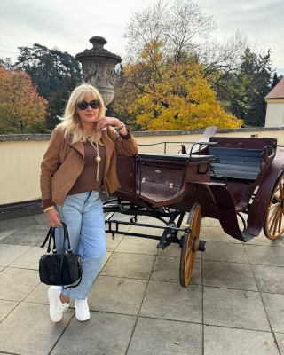 Co nás čeká? 👀 Dnes máme otevřeno v našem butiku a už v 17:00 se vidíme na našem druhém live vysílání tohoto týdne 🤩 Zítra...