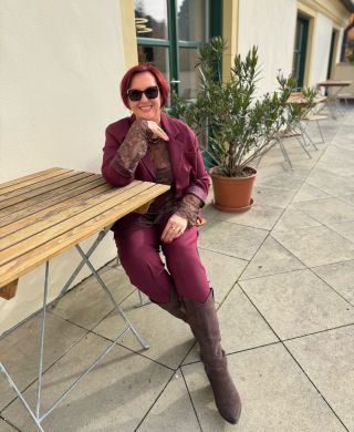 „Je nemožné, aby měla žena špatnou náladu, když má na sobě skvělý outfit.”😍 Souhlasíte s tímto tvrzením božské Coco...